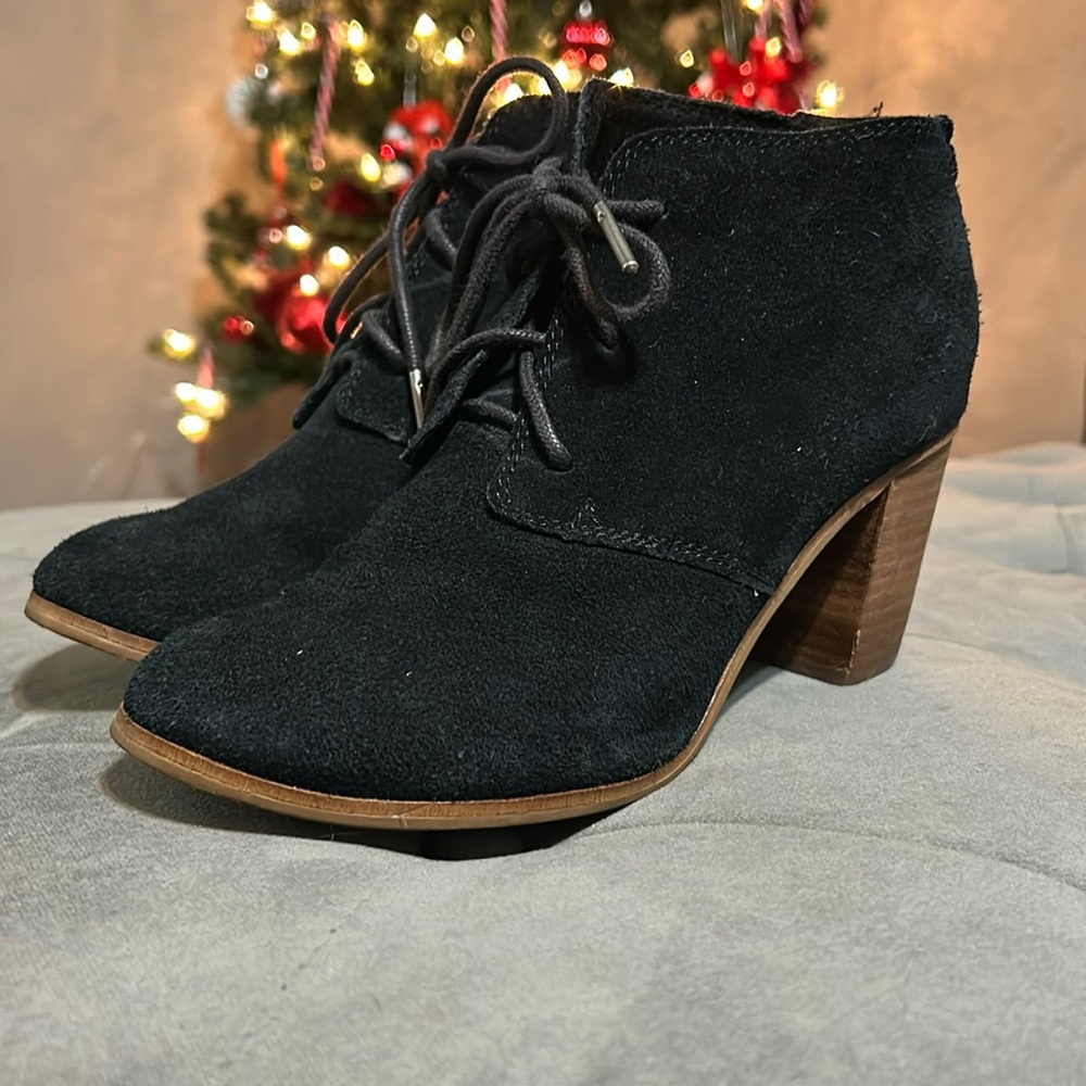 Tom’s booties